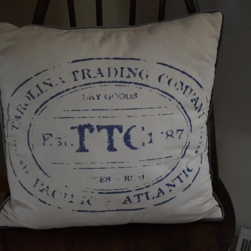 Nautical Toss Accent Pillow Linen/Blue Piping